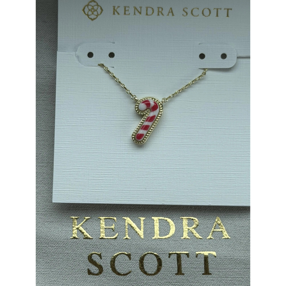 Kendra Scot pendant necklace